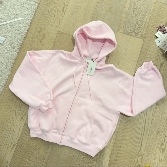 Aritzia Tops - NWT 123915 Aritzia mega zip villa pink XS